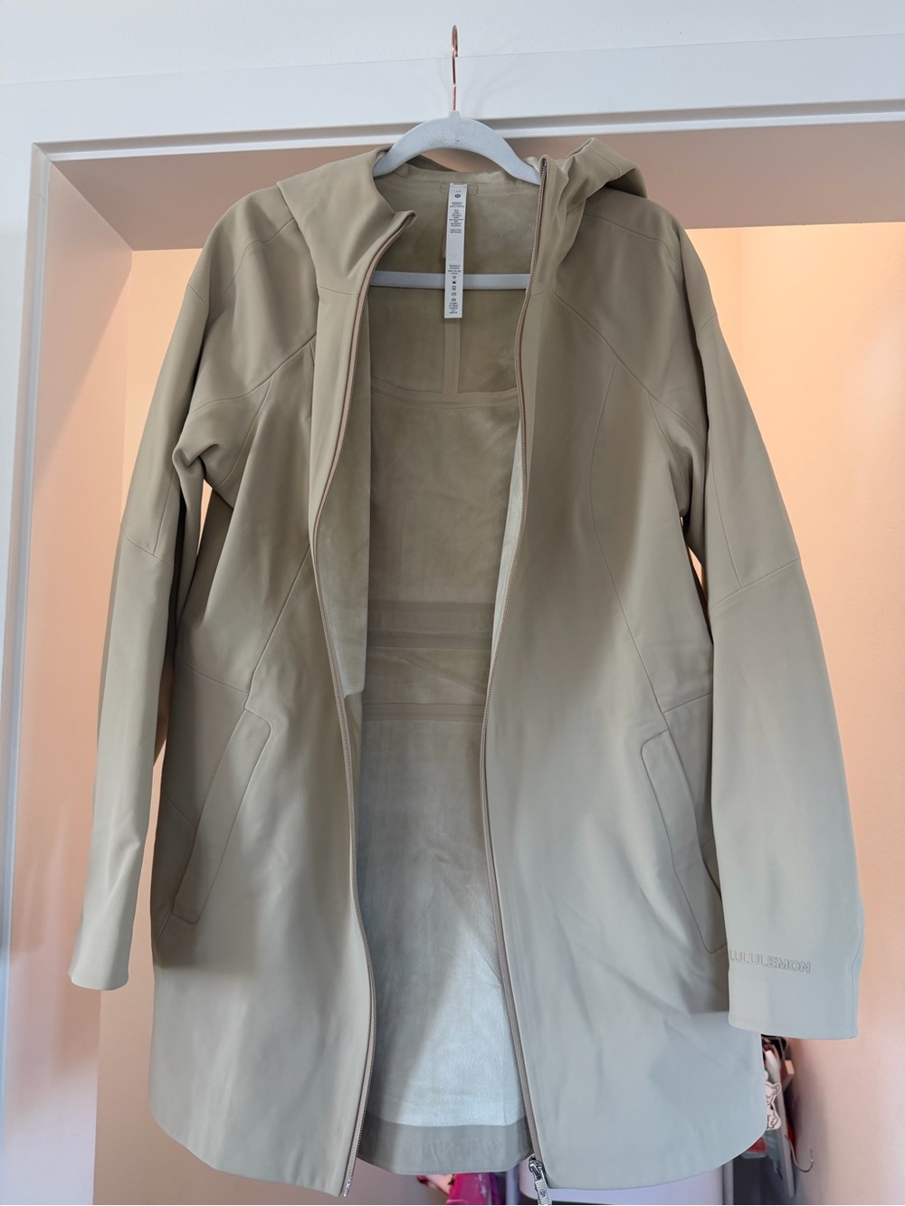 lululemon athletica rain rebel waterproof raincoat